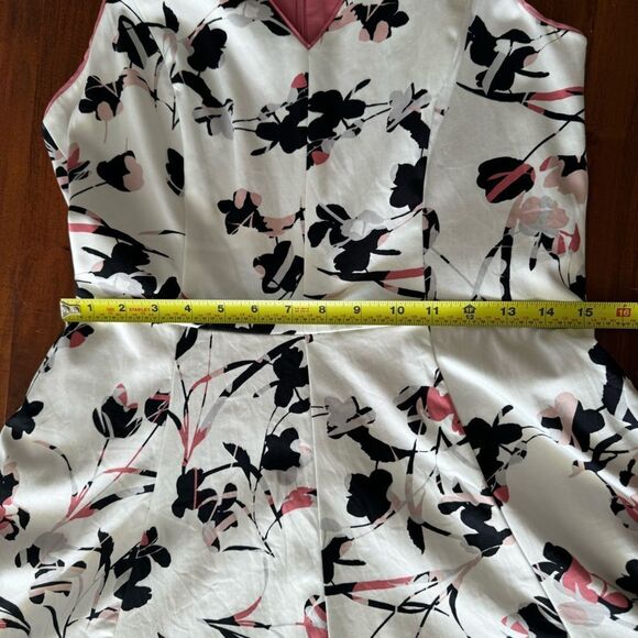 WHBM 570259114
SL Vnk Cotton Sateen FNF
COLOR
Ecru w Goddess Pink - Picture 14 of 16